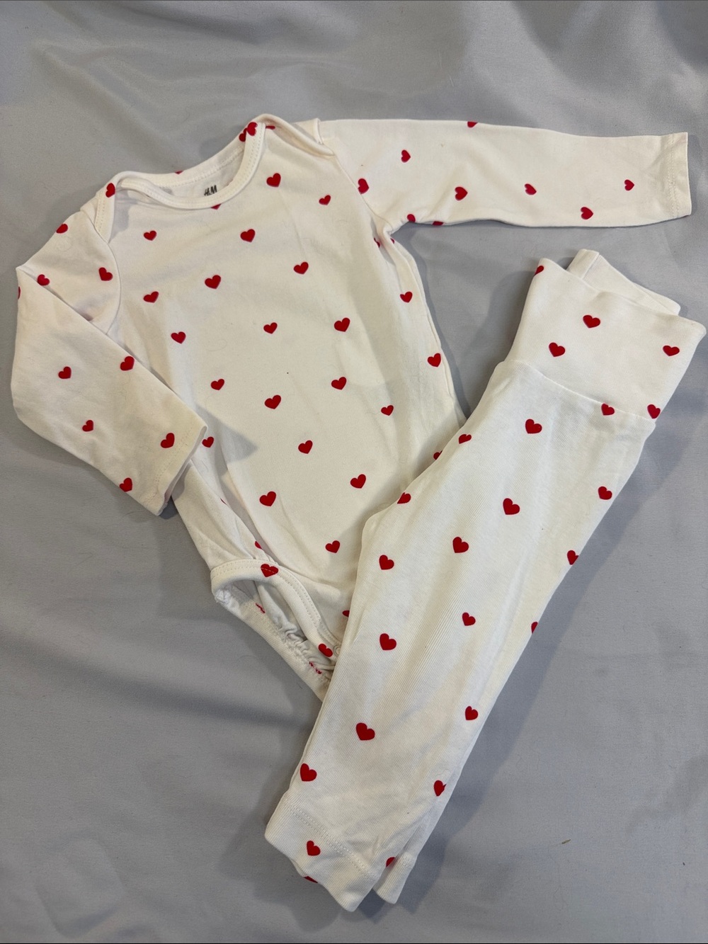 H&M organic cotton 2-piece Set with Red Heart Print